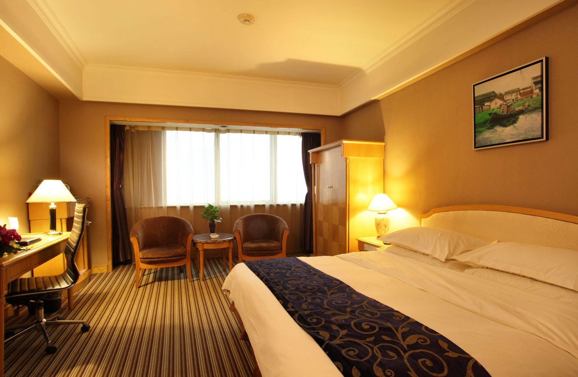 Weilai Conifer Hotel Zhengzhou Exteriör bild