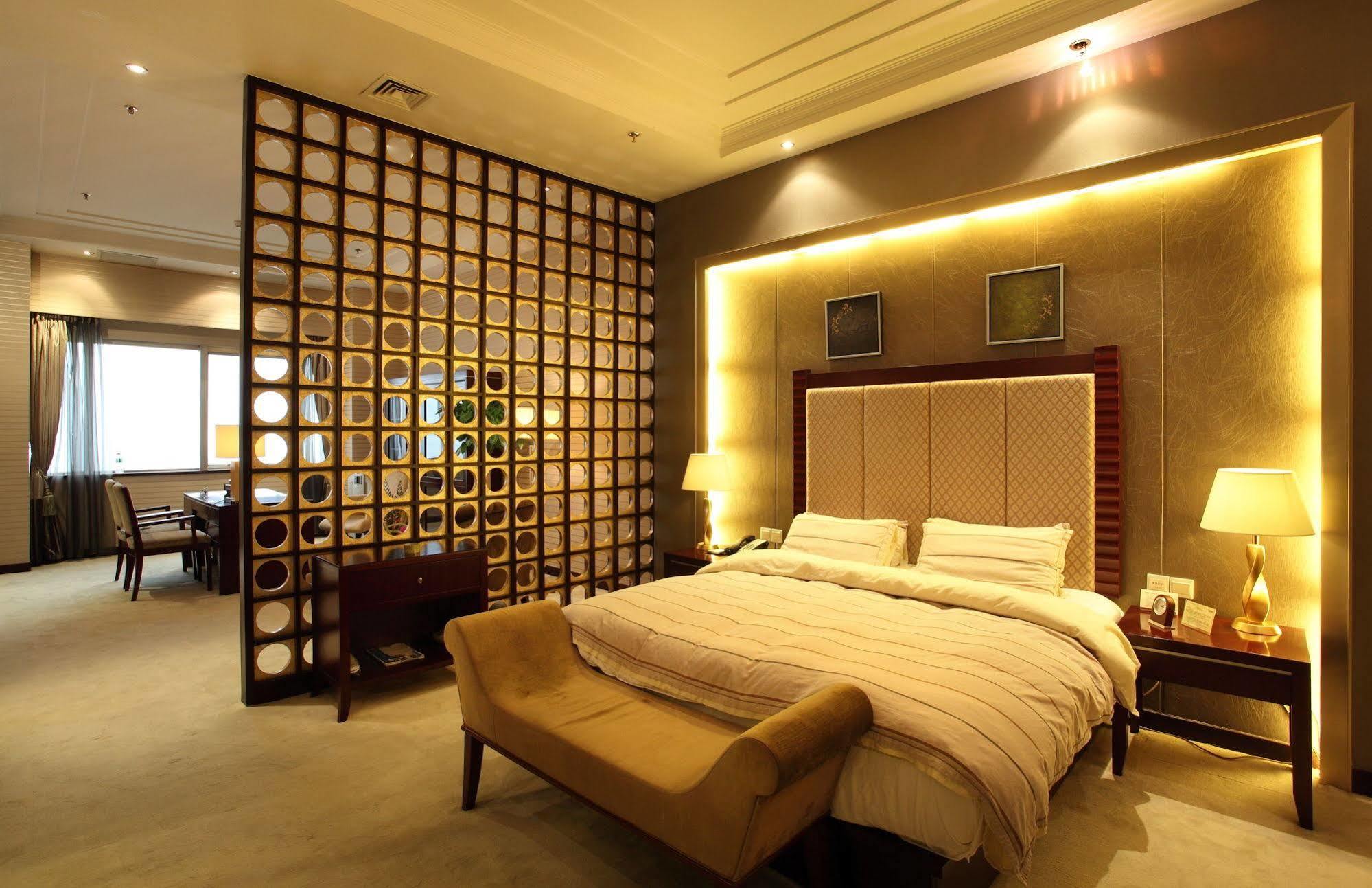 Weilai Conifer Hotel Zhengzhou Exteriör bild